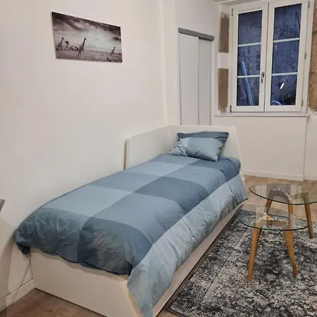 Hebergeneve : Aux Pieds Du Chateau Gex